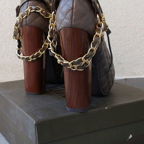 Brown quilted ankle boots new, size 36