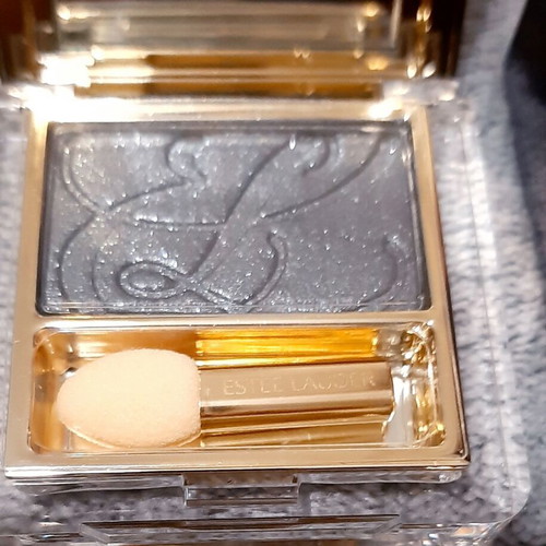 Eye shadow Este Lauder metallic new