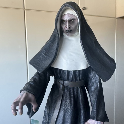 The Nun Diamond Select figure