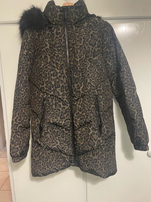 Michael Kors animal print padded jacket with detachable hood like new