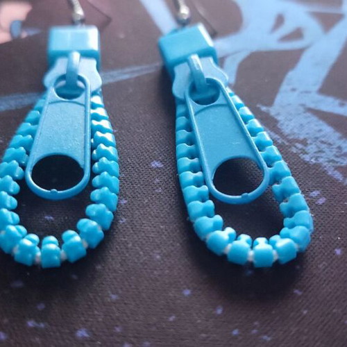 Long earrings with zipper design like new, turquoise
