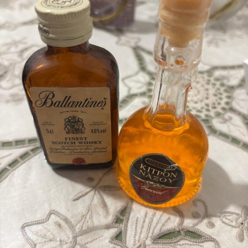 Ballantines and Kitrino Naxou miniature drinks new, set of 2