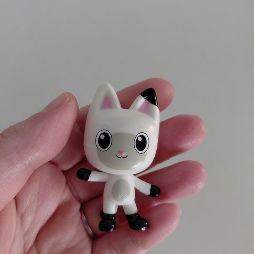 Gabby figures with four cats like new