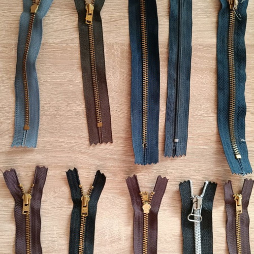 Zippers pack of 16 new in various colors and lengths