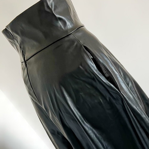 Long leather skirt eco leather high waist with pockets and deep slit size S new black