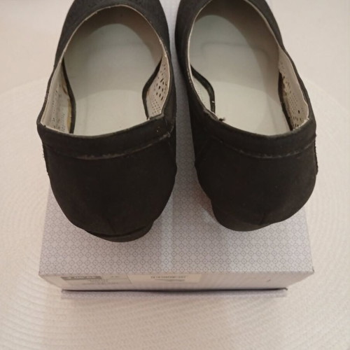 Tendenz women's summer black shoes with perforated design size 37