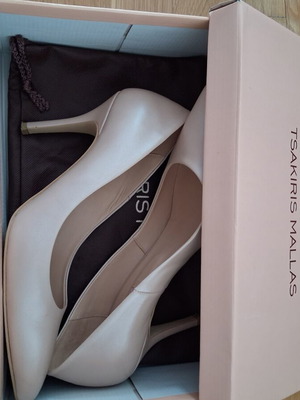 Tsakiris Mallas nude pearly pumps size 40 like new, 9cm heel