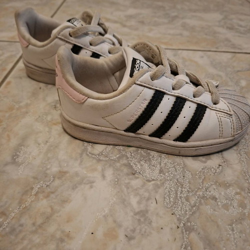 Superstar adidas kids shoes used size 24