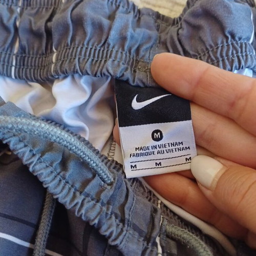 Nike men's shorts like new, tennis style with drawstring and pockets