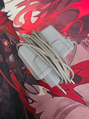 Nintendo 3DS Flare Red σαν καινούργιο με Custom Firmware και Micro SD 64GB