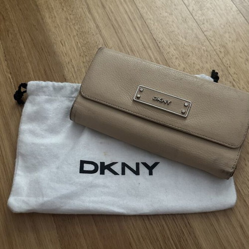 DKNY beige wallet used