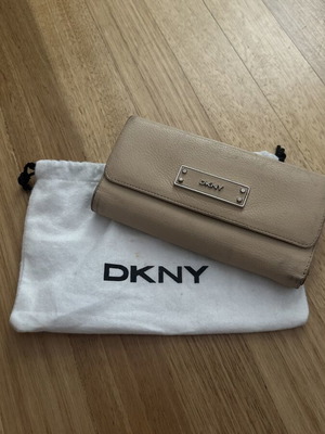 DKNY beige wallet used