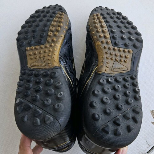 Admiral football shoes size 43 with studs like new, black