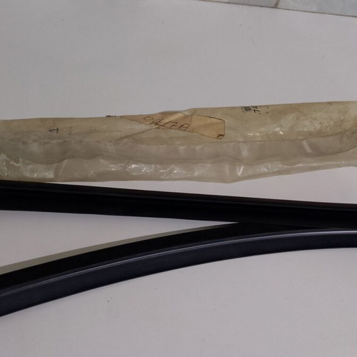 Peugeot 309 GTI bumper seal set of 2 brand new