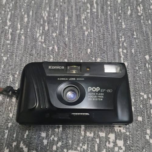 Konica camera pop EF-80 gift case and batteries