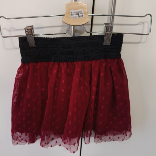 Tulle skirt for girls burgundy with black elastic waist, like new