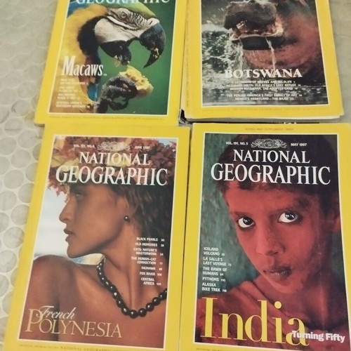 National Geographic magazines used, pack of 5 issues