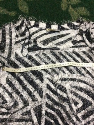 Enzzo γυναικεία μπλούζα S σαν καινούργιο, χνουδωτή, ανοιξιάτικη, μαύρο-άσπρο