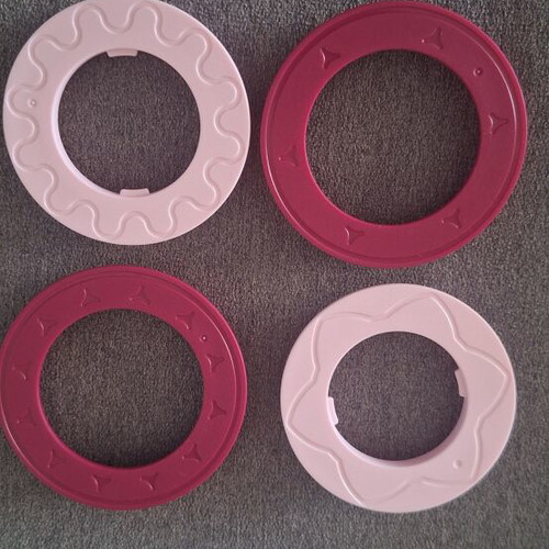 Tupperware cookie cutters set of 4, new with packaging