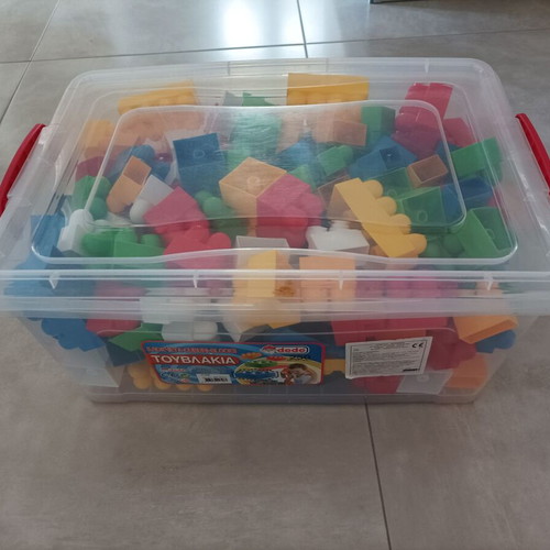 Children's blocks used, 250 pieces with box