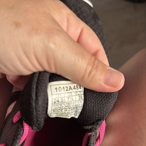 Asics athletic shoes like new, size 38, black