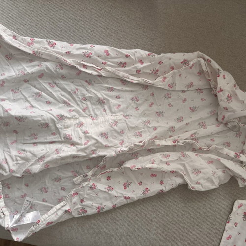 Minene breastfeeding cover like new