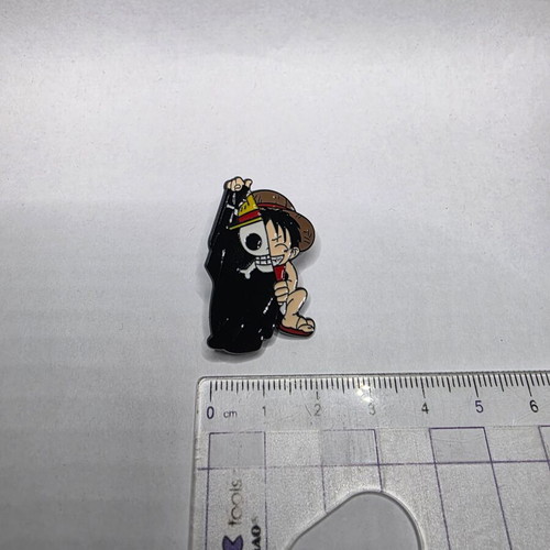 One Piece pins set new, Straw Hat and Luffy