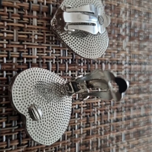 Silver earrings new with clip, no ear piercing needed