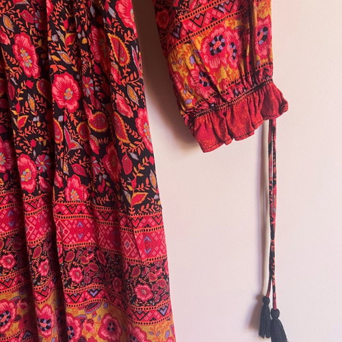 Floral dress new, with front tie and elastic waist, size S