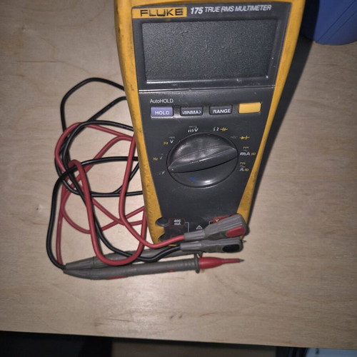 Fluke 175 digital True RMS multimeter used with AC measurement