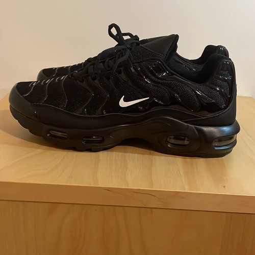 Nike casual shoes size 45, black
