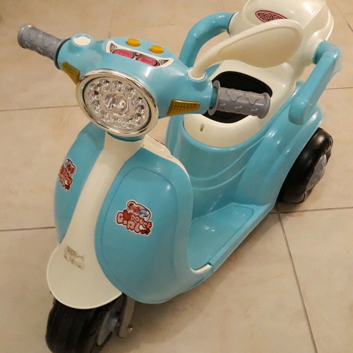 Children's Vespa used with charger