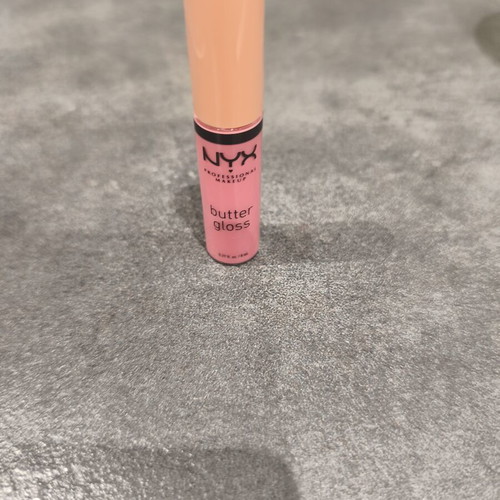 NYX Butter Gloss lip gloss, nude shade
