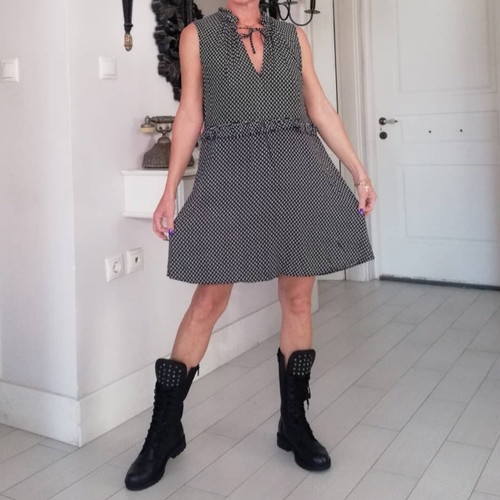 Dress No.42 black with white pattern like new