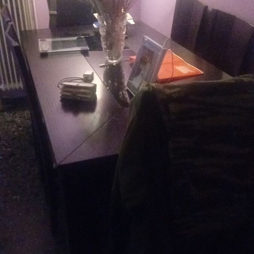 Oak dining table with 6 chairs like new