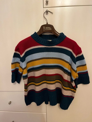 Short-Sleeve Sweater like new, multicolored