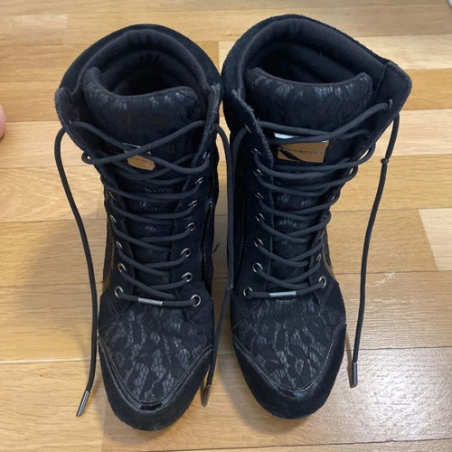 Fornarina vintage black ankle boots used, platform sole, suede and patent