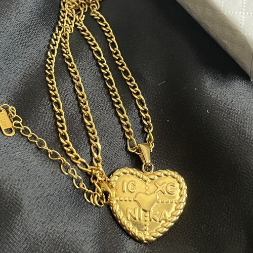 Necklace with removable heart-shaped Konstantinato pendant, like new