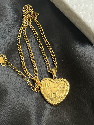 Necklace with removable heart-shaped Konstantinato pendant, like new