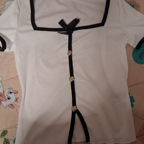Shein white top size medium new with nice design