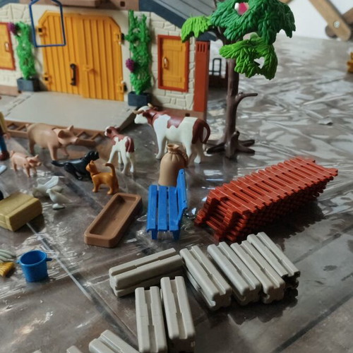 Playmobil 3072 αγροτικό σετ μεταχειρισμένο, πολύ καλή κατάσταση με μικρές ελλείψεις