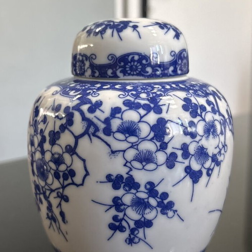 Nippon Sakura porcelain jar with double lid like new