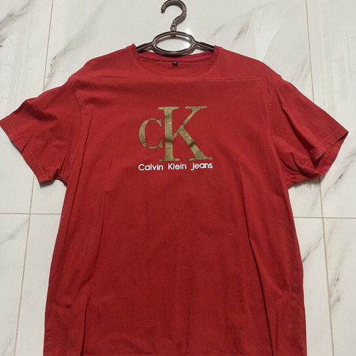 Calvin Klein T-shirt XL like new, red