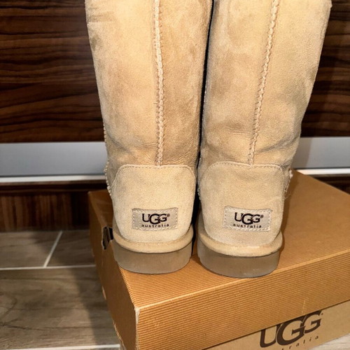 Ugg Classic Short Boots beige like new size 39