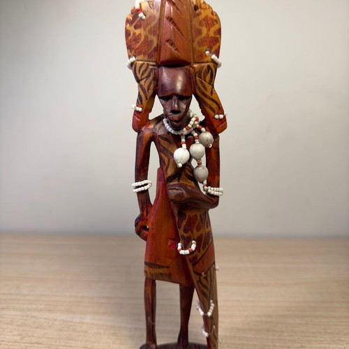 Set of handmade African figures used, 22 cm