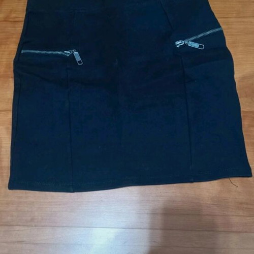 Colour's Of The World skirt like new, black, size S