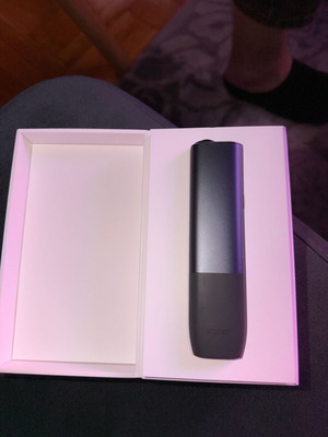 IQOS ILUMA like new with minor scratches