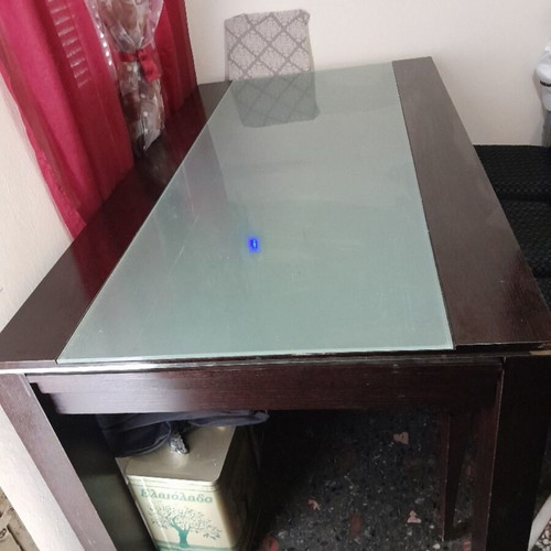 Wooden dining table with chairs like new, extendable 180x100 cm