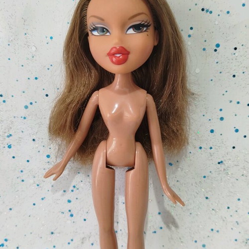Bratz Sportz Yasmin Slamming Soccer doll used with flaws