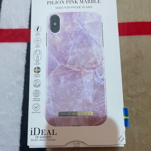 iPhone XS Max case ideal of Sweden used with side crack